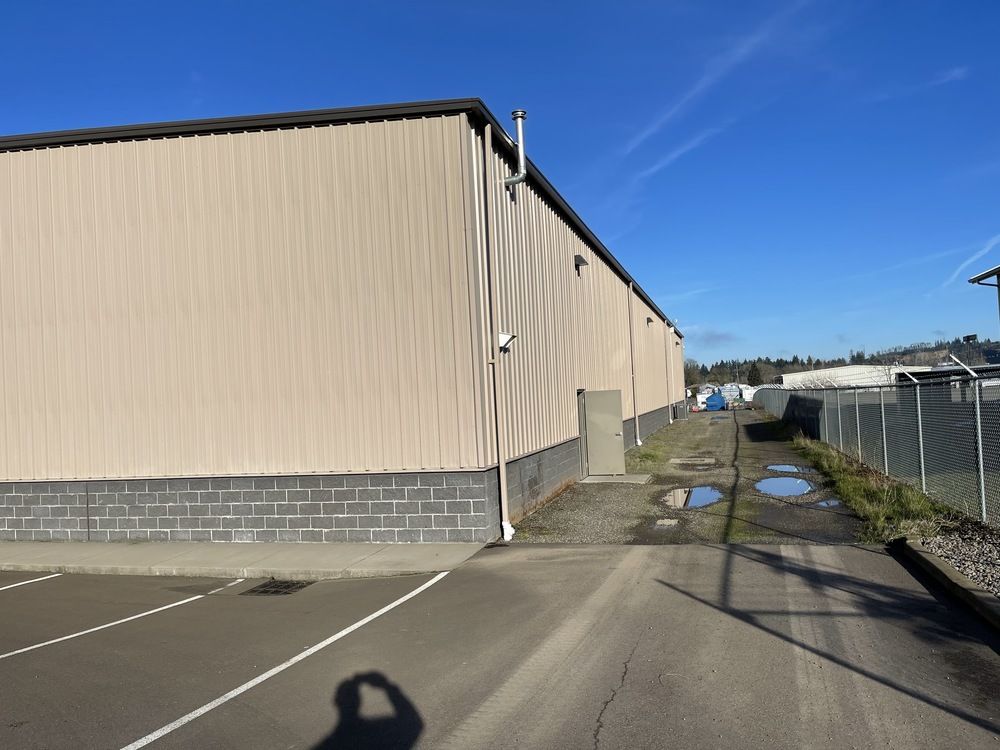 Class A Industrial: 3543 Steelhead Run Drive NE, Suite A, Albany, OR 97321